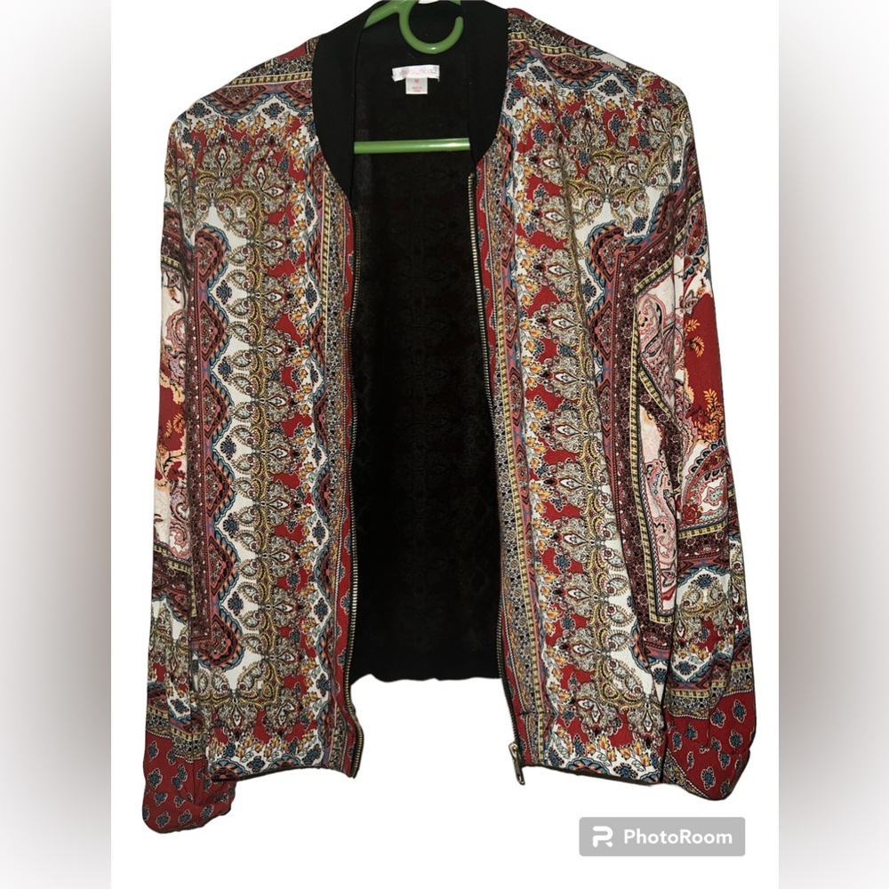 Xhilaration Women Outer size M